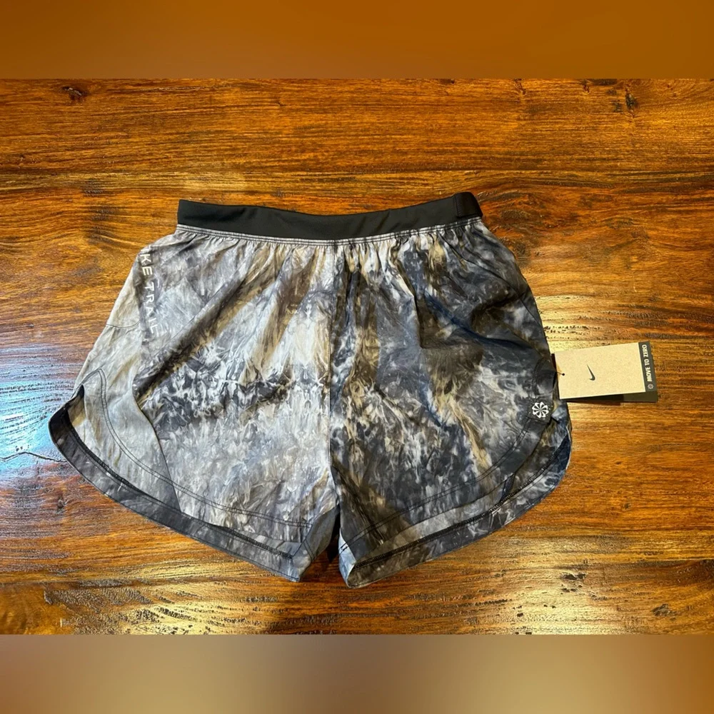 Nike Women’s  Trail Repel Running Shorts  Lined Black/White Size S DX1021-010 - Picture 7 of 11